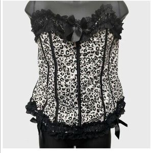 NWT Torrid Leopard Corset Top